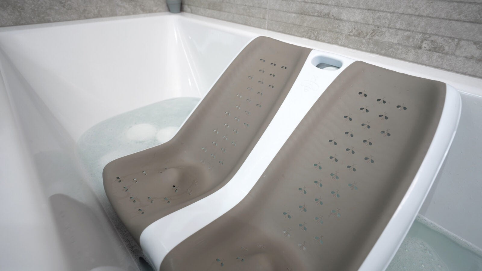 Infant bathtub for twins