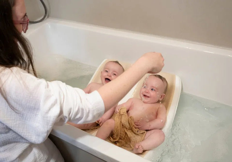 How to Bathe Twins Safely: The Ultimate Guide for Parents - bumble beez