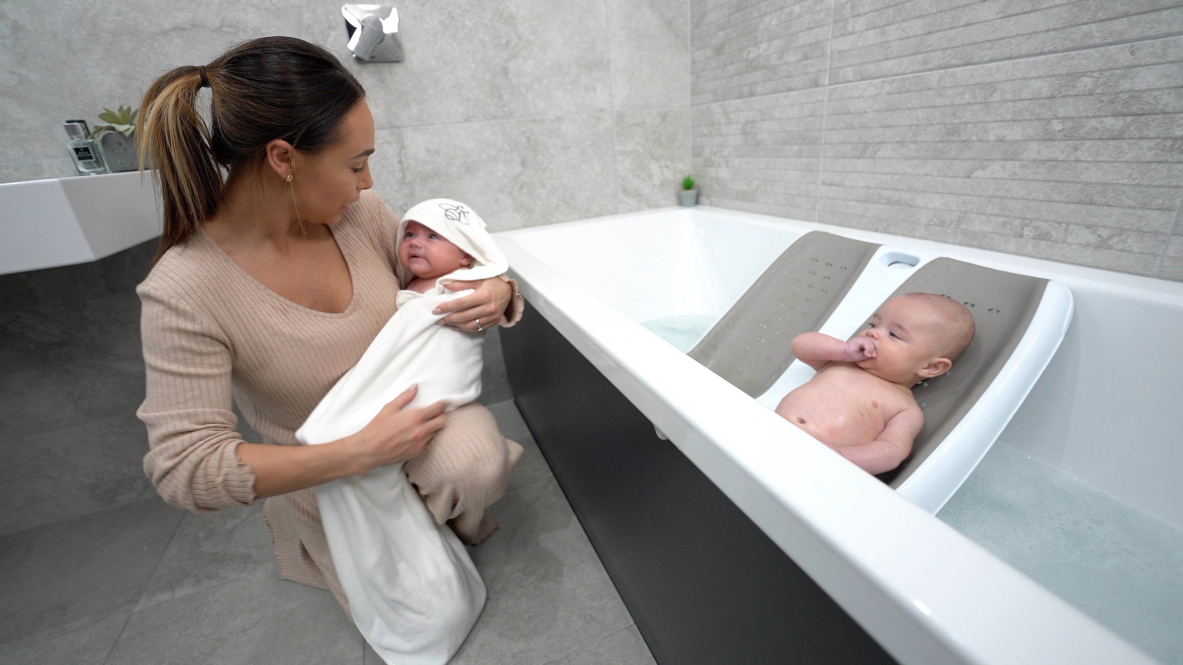 The Twin Bath - Twin Bath Support | Safe Infant Bathtub