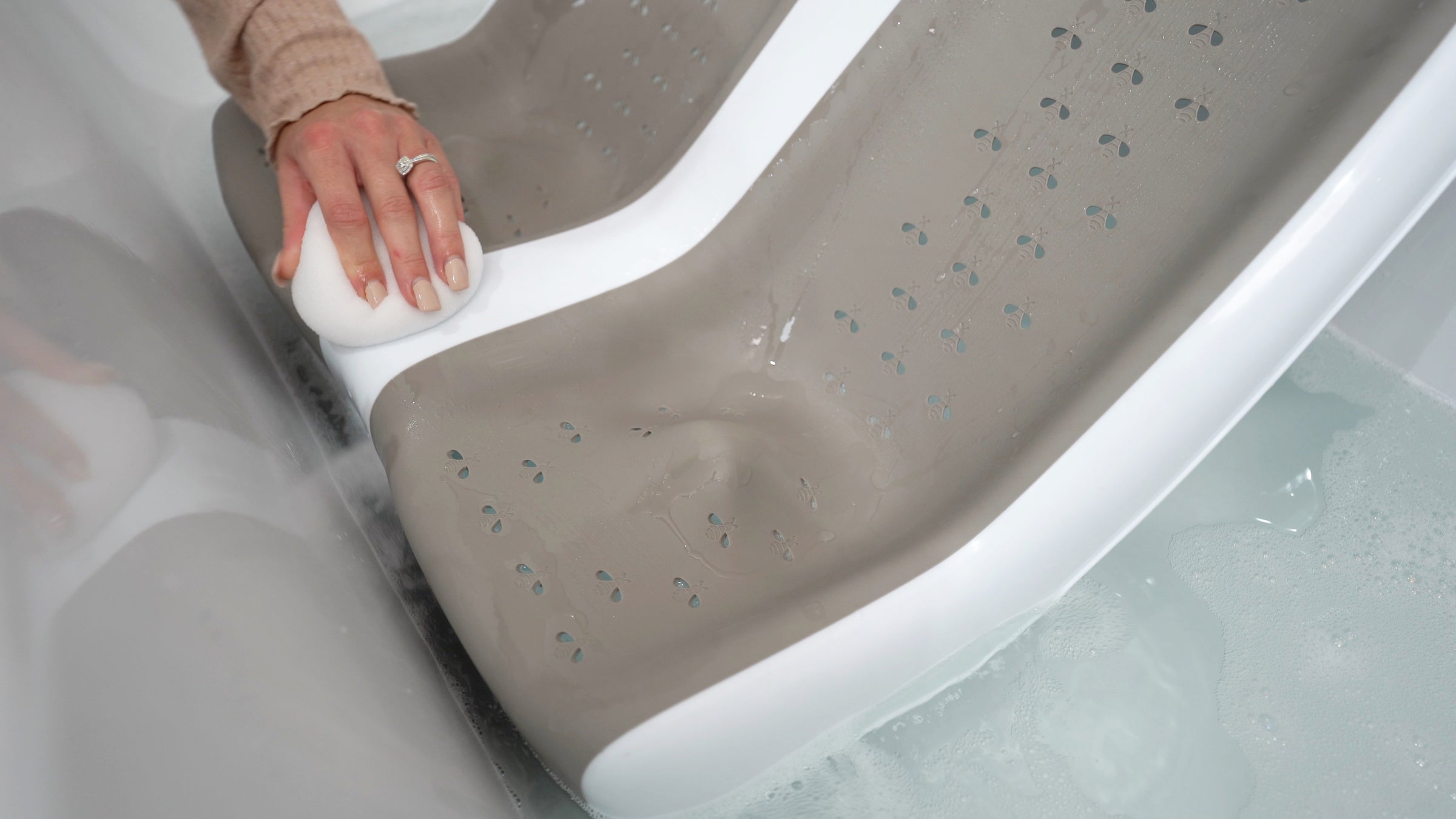 The Twin Bath - Twin Bath Support | Safe Infant Bathtub