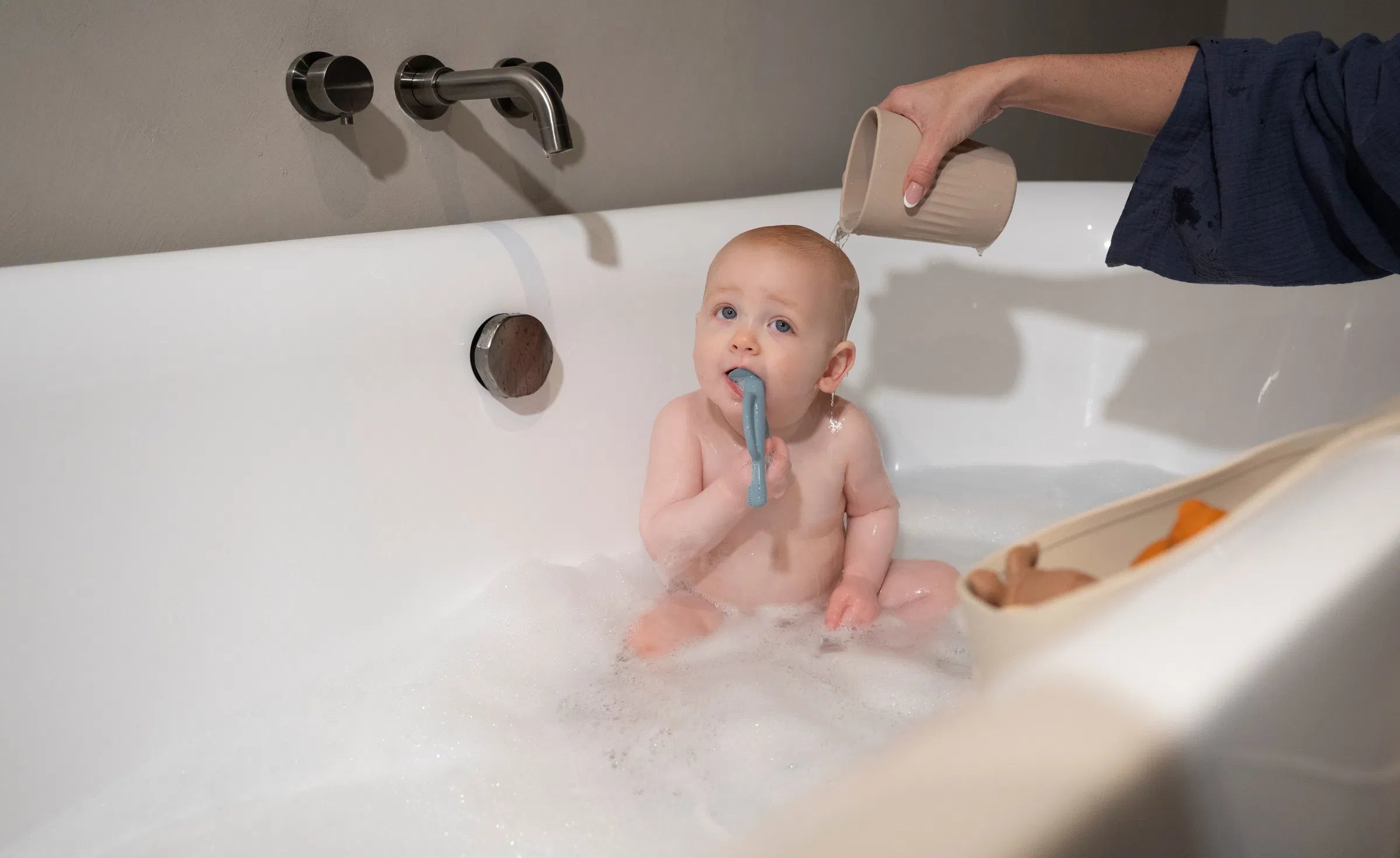 The Soft Pour Rinse Jug - Soft Beige